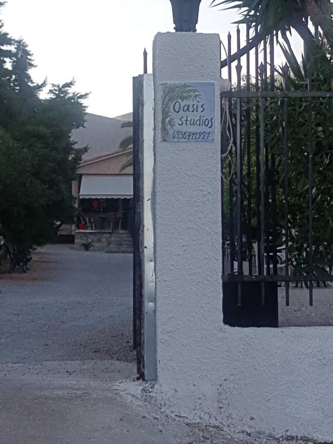 Agioi Pandes Oasis Studios Ag Pantes מראה חיצוני תמונה