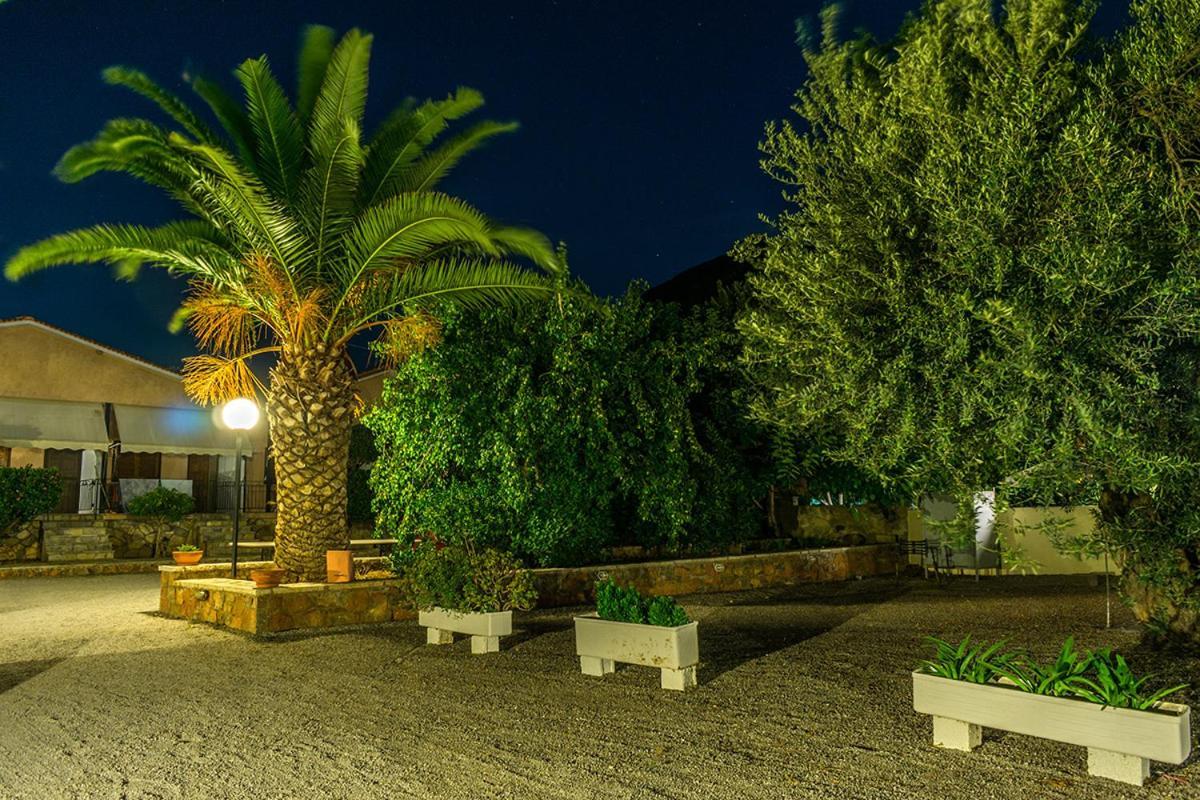 Agioi Pandes Oasis Studios Ag Pantes מראה חיצוני תמונה