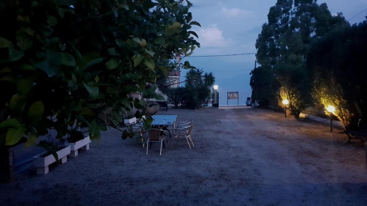 Agioi Pandes Oasis Studios Ag Pantes מראה חיצוני תמונה